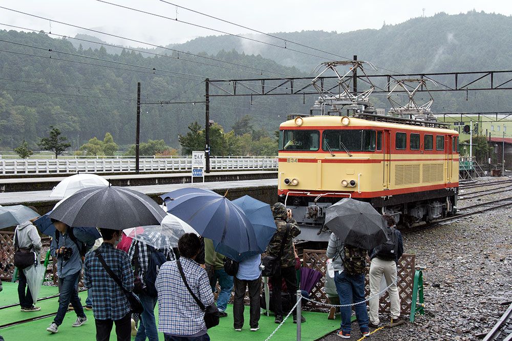 大井川鐵道でもと西武E31形電気機関車がデビュー：達人に訊け！：中日新聞Web