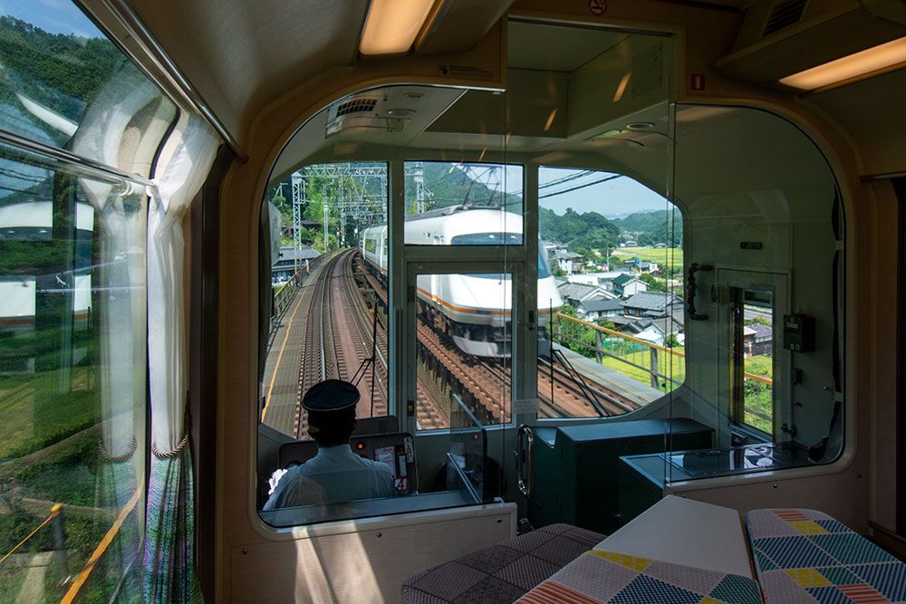 近鉄が団体専用列車 楽 を大幅にグレードアップ 達人に訊け 中日新聞web