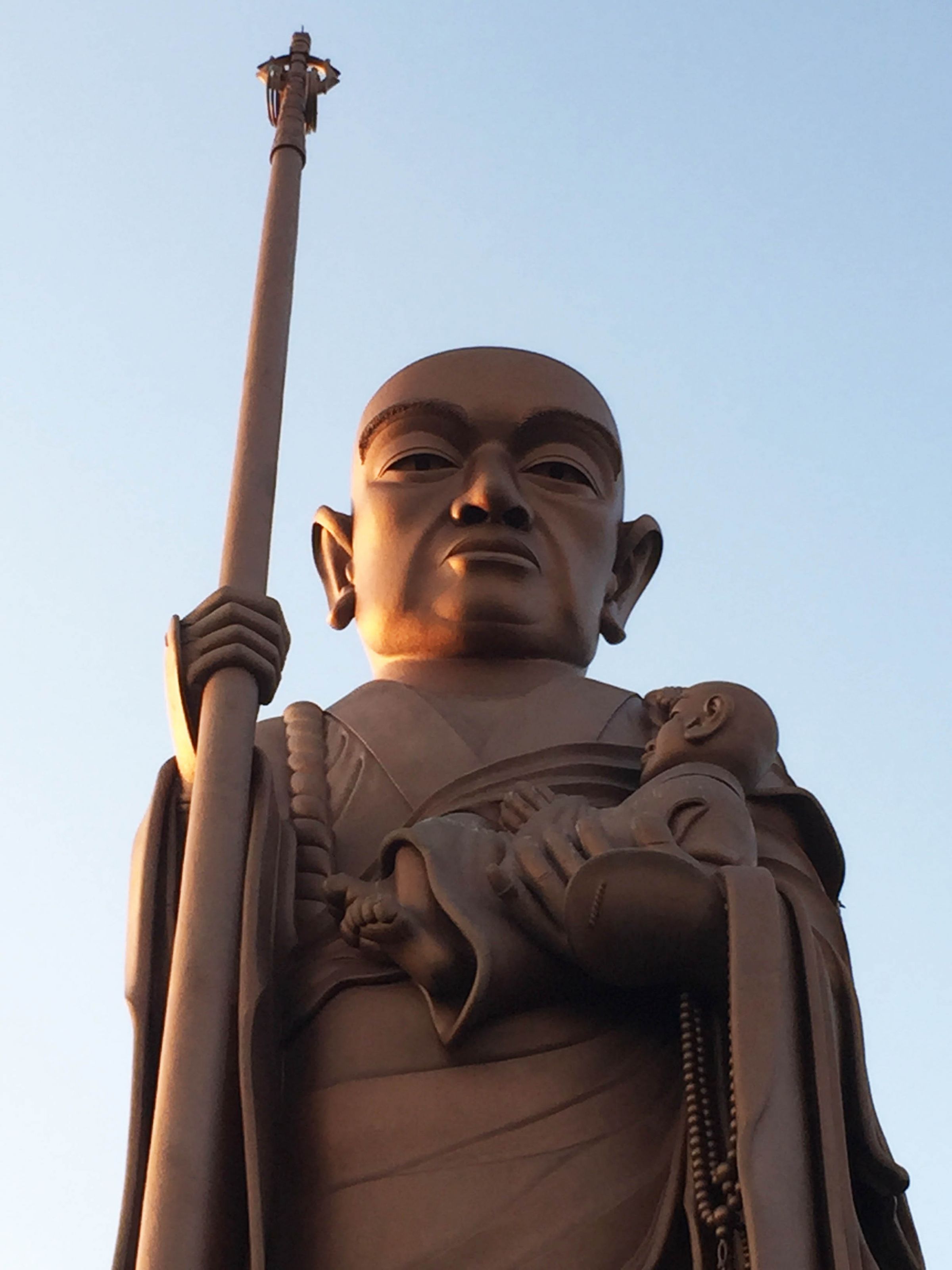 蒲郡市の金剛寺の大きな「子安大弘法大師像」：達人に訊け！：中日新聞Web