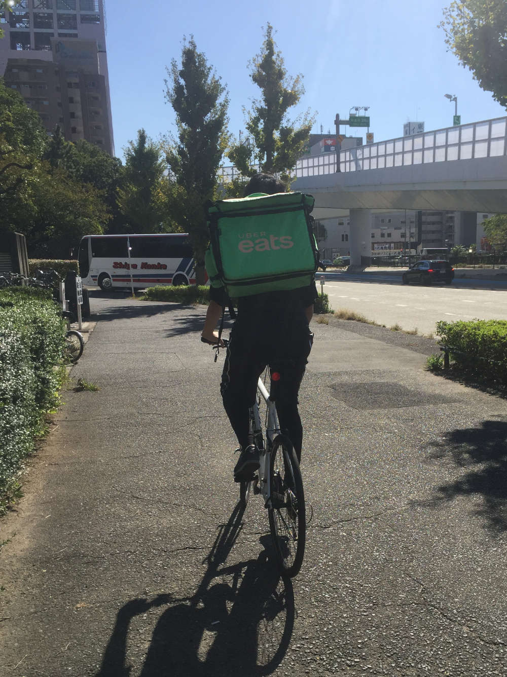 名古屋で始まった「Uber Eats」で注文してみた：達人に訊け！：中日新聞Web